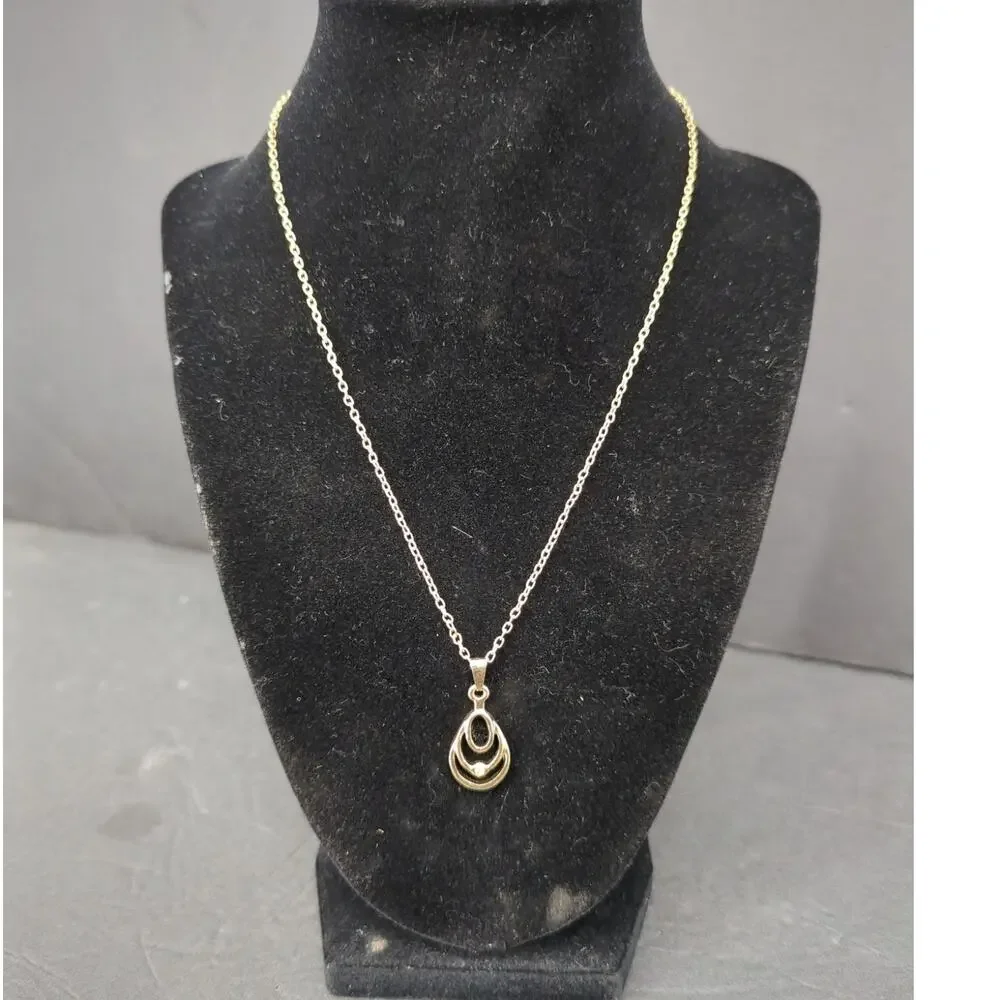 Vintage Gold Tone Openwork Tear Drop Pendant Necklace Delicate Chain Accent
